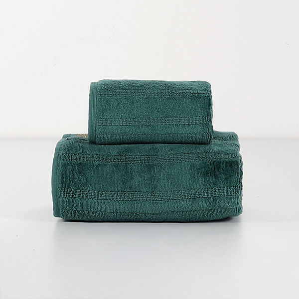 Viso-+-Ospite-Luxor-Bosco