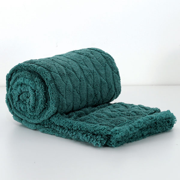 Plaid-in-Pile-Coccola-Verde