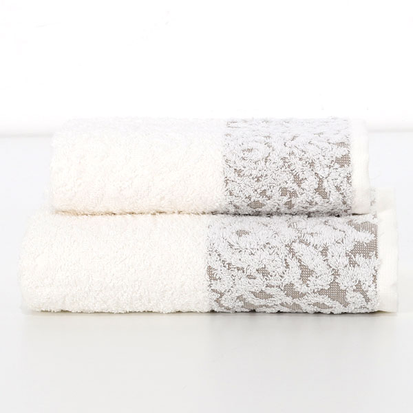 Viso-+-Ospite-Emy-Avorio