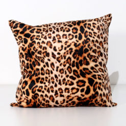 Cuscino-Arredo-Maculato-Animalier-in-Velluto.